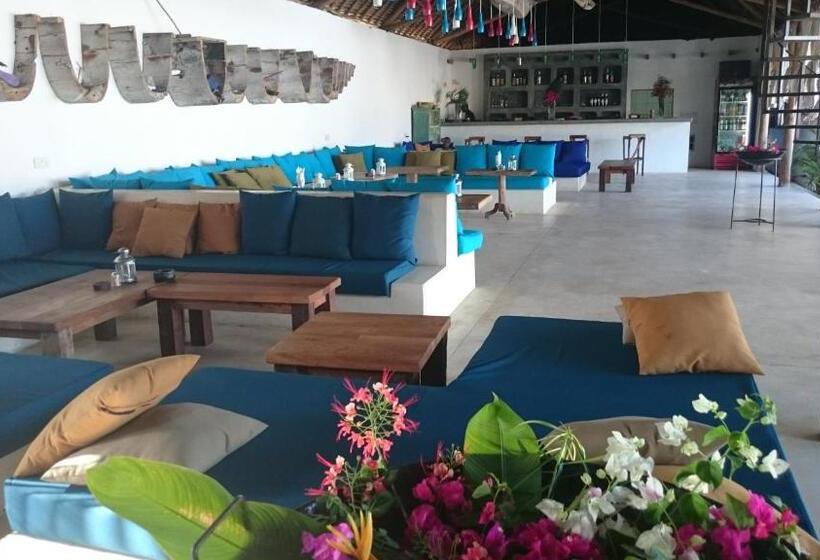 バンガロープールビュー, Nur Beach