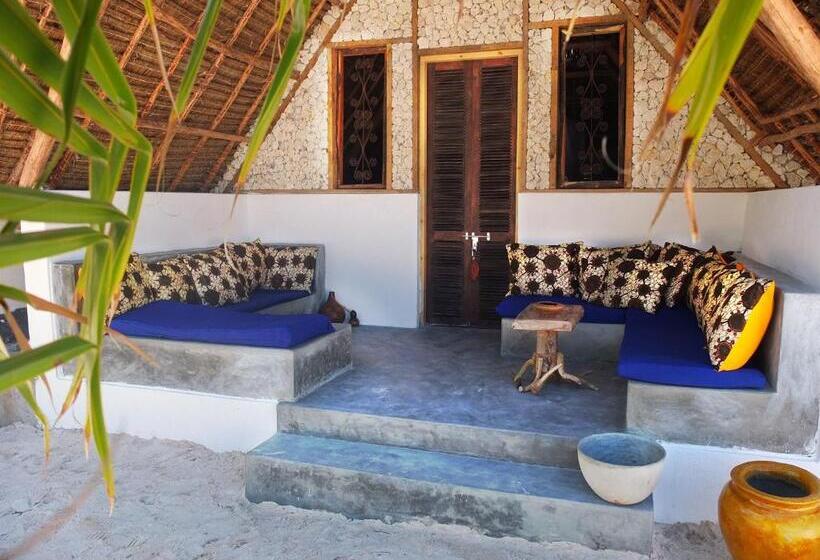 バンガロープールビュー, Nur Beach