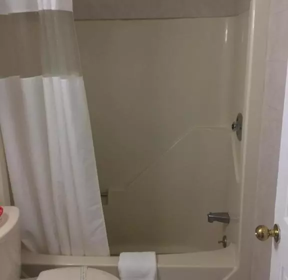 キングサイズベッドのデラックスルーム, Red Carpet Inn   Bridgeton Vineland