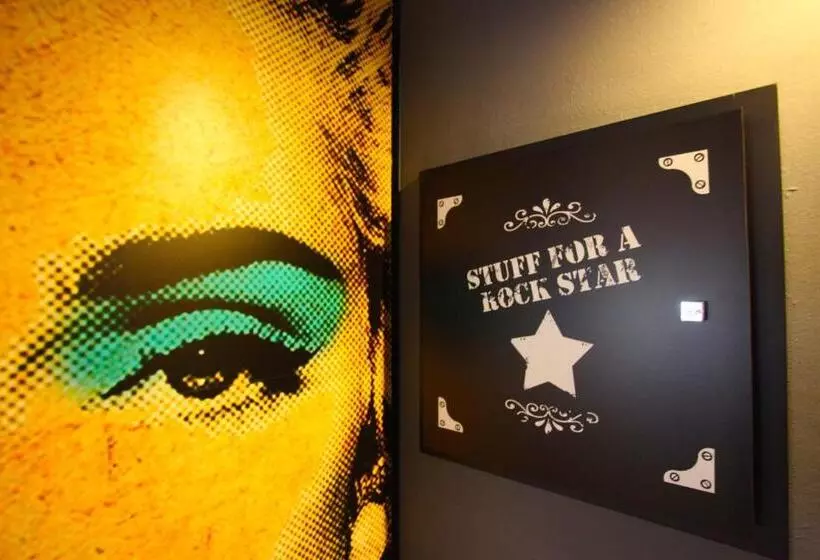 スタンダードルーム, Apartamentos Rock Star