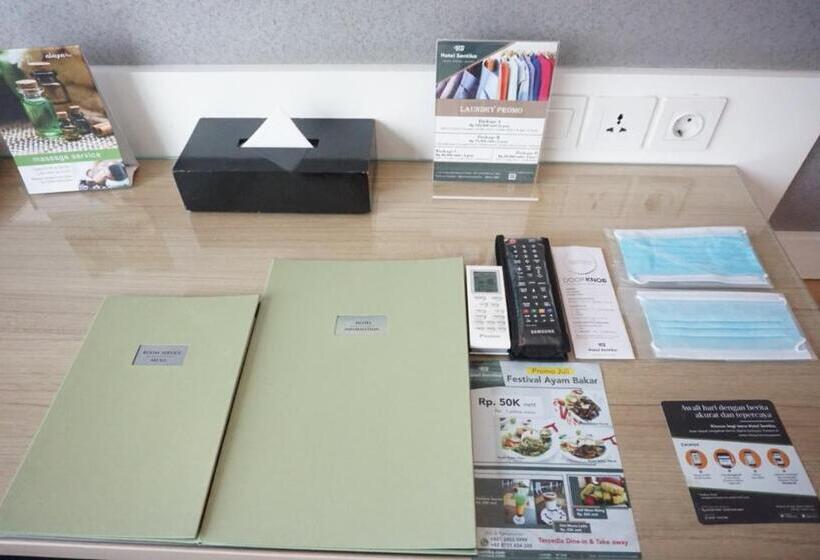 キングサイズベッドのデラックスルーム, Santika Kelapa Gading