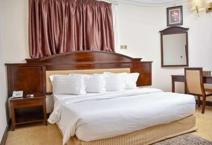 جناح ديلوكس, Sonia