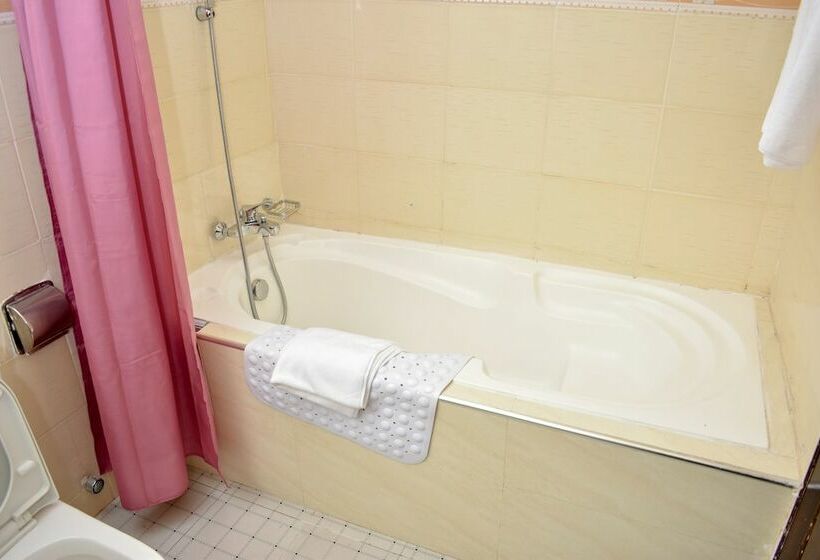 جناح ديلوكس, Sonia