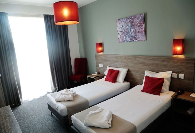 Deluxe-huone, Spinola
