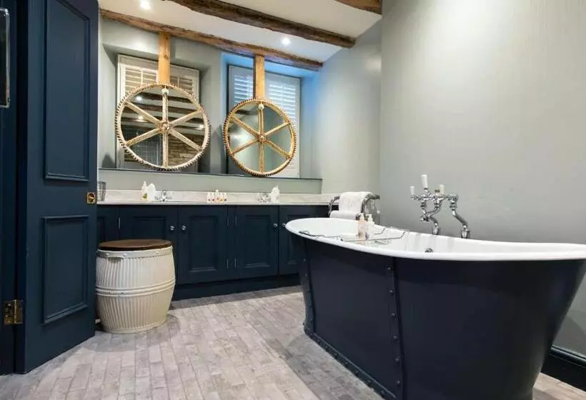 اتاق لوکس با تخت بزرگ, The Wheatsheaf Inn