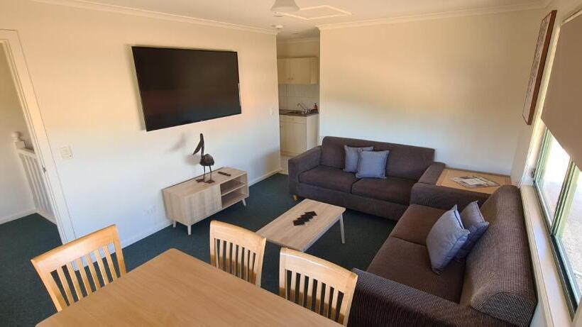 شقة غرفة واحدة, Big River Golf & Country Club