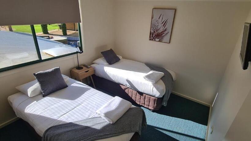 شقة غرفة واحدة, Big River Golf & Country Club