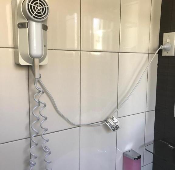 اتاق استاندارد, Westside Motor Inn