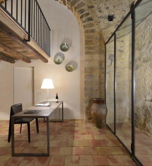 Полулюкс, Wine Relais Feudi Del Pisciotto