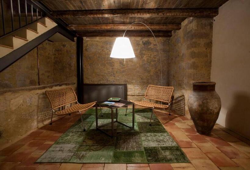 Полулюкс, Wine Relais Feudi Del Pisciotto