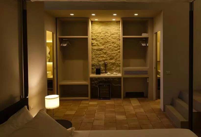 سوئیت با وان آب گرم, Wine Relais Feudi Del Pisciotto