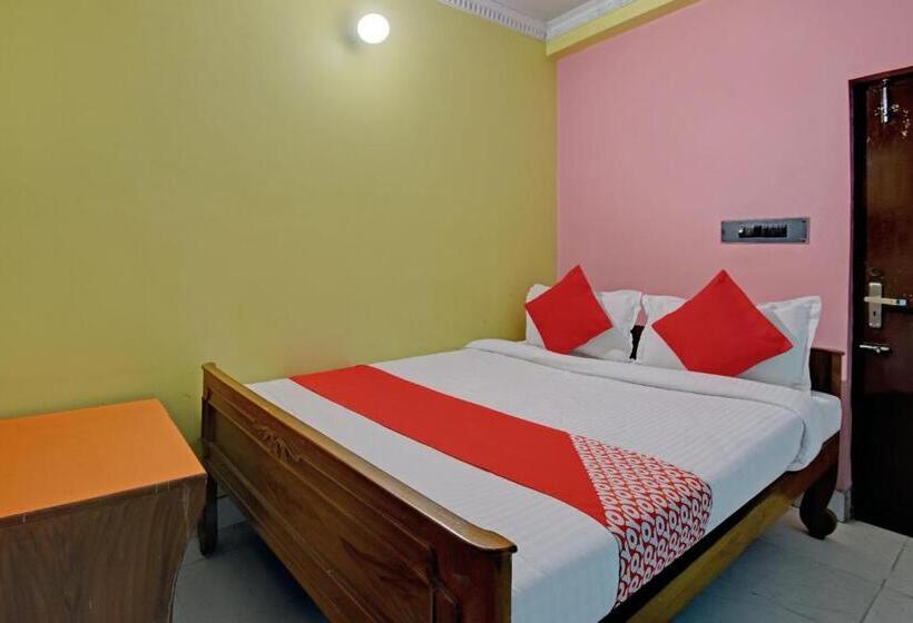 اتاق کلاسیک سه تخته, Continental Restuarant & Cafe