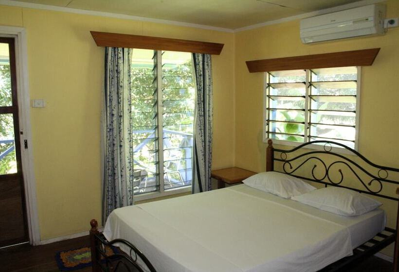 디럭스 룸, Ratu Kini Backpackers & Dive Resort