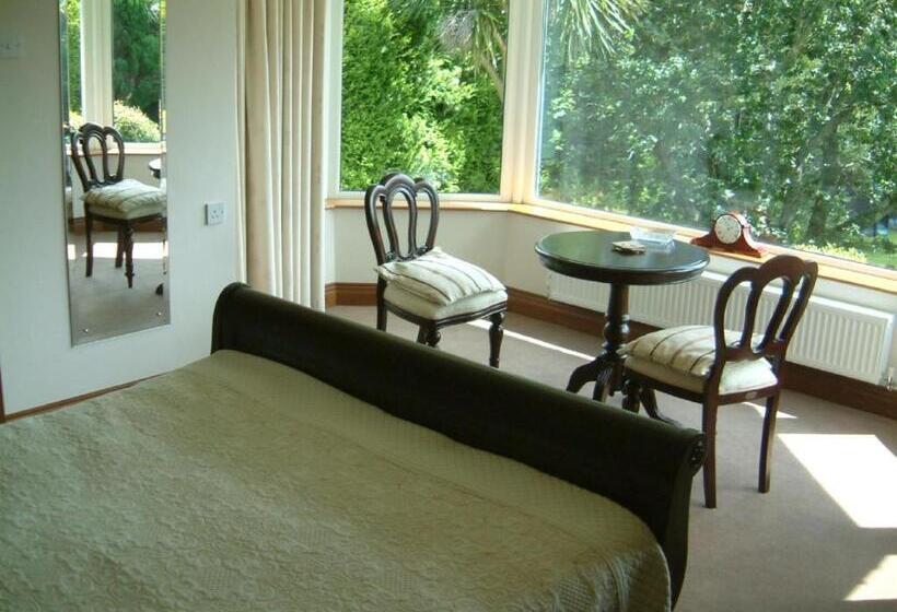 اتاق خانوادگی, Rockcrest House