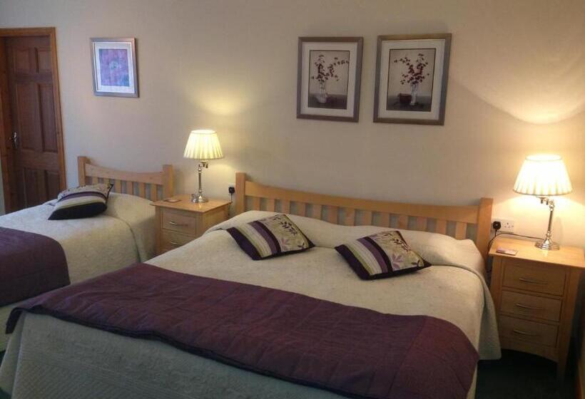 اتاق خانوادگی, Rockcrest House