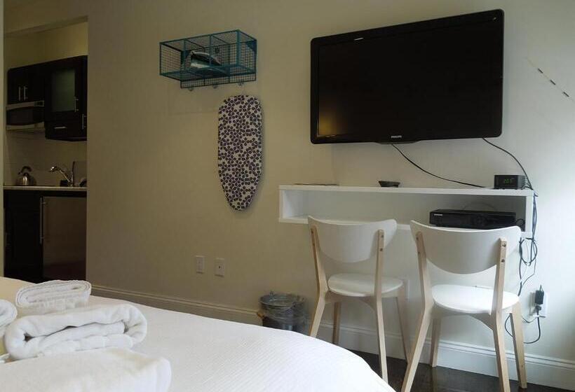 标准工作室, East Village