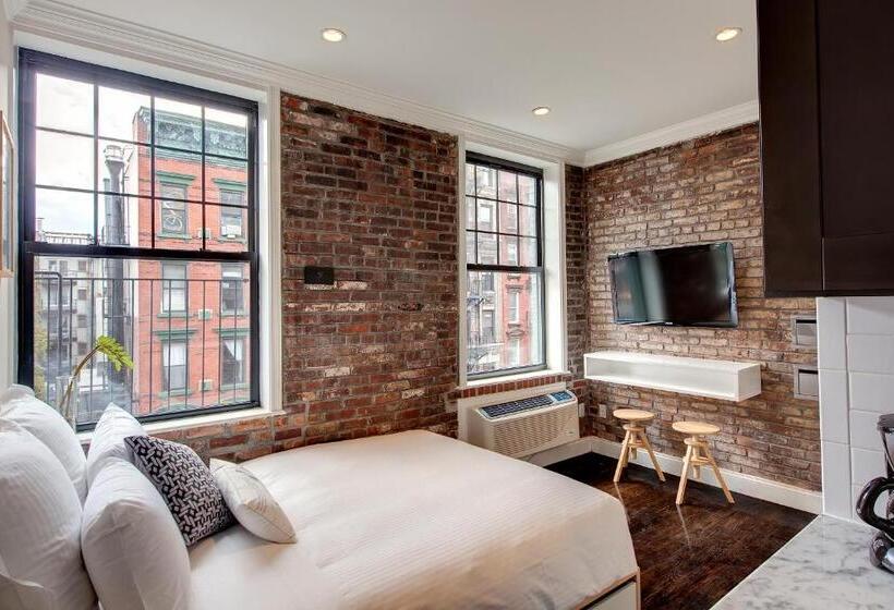 标准工作室, East Village