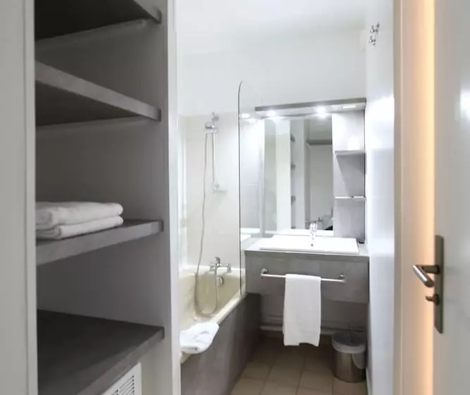 スタンダードスタジオ, Geneva Residence
