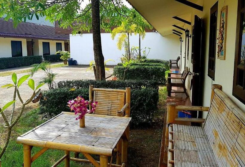 Трехместный Номер Комфорт, Aonang 3 Monkeys Pool Resort