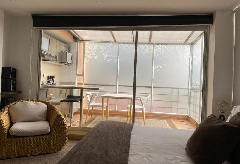 سوییت اجرایی, Apartamentos Regency La Feria