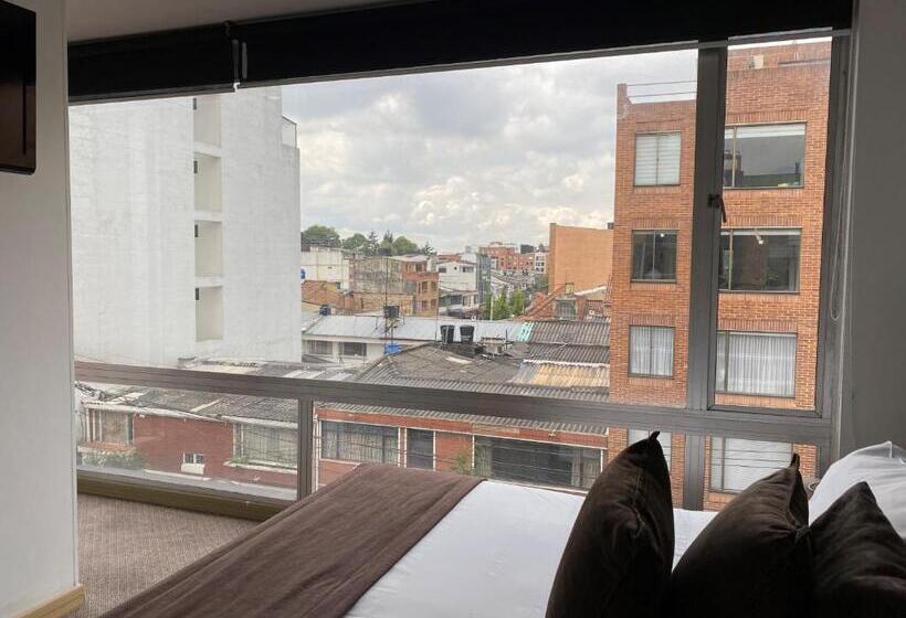 استودیوی استاندارد, Apartamentos Regency La Feria