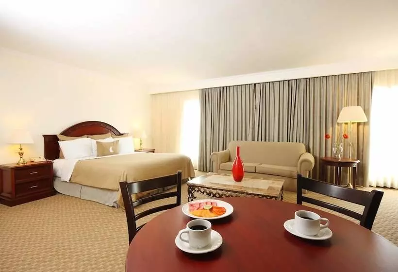 سوییت جونیور, Fiesta Inn Express Nuevo Laredo