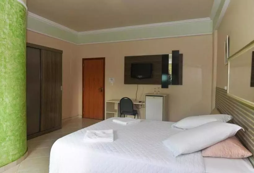 Executive Suite, Mais