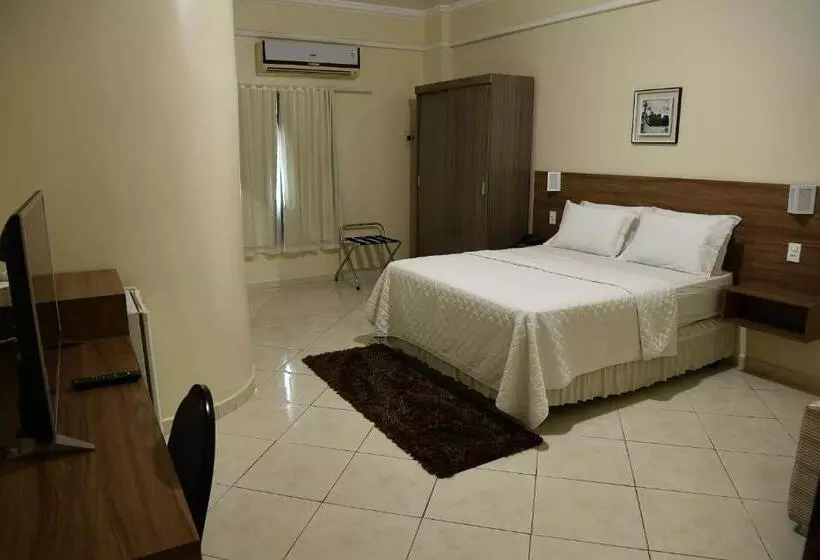 Executive Suite, Mais