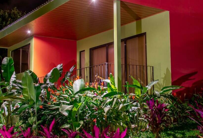 بنغل قياسي مع  إطلالات, Miradas Arenal Hotel & Hotsprings