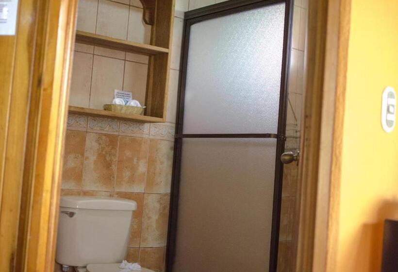 بنغل قياسي مع  إطلالات, Miradas Arenal Hotel & Hotsprings