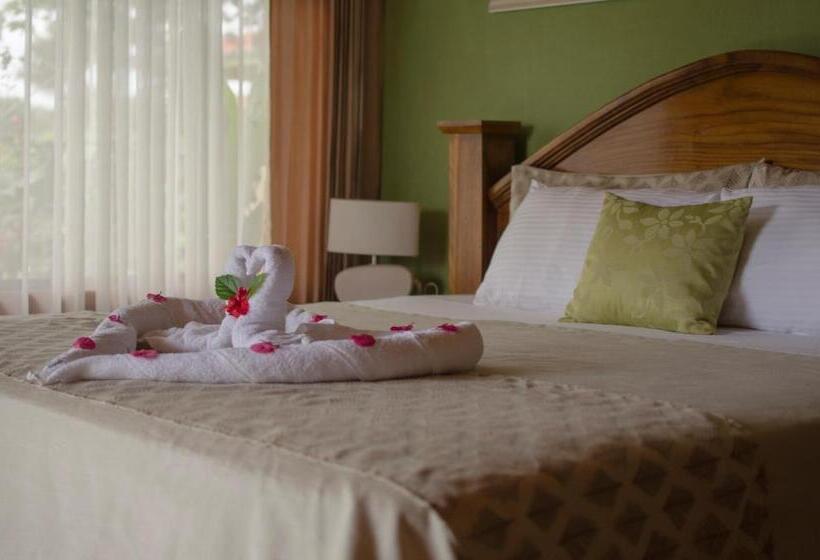 بنغل قياسي مع  إطلالات, Miradas Arenal Hotel & Hotsprings