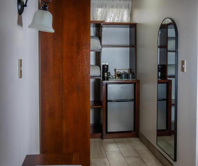 بنجلو بريميوم, Miradas Arenal Hotel & Hotsprings