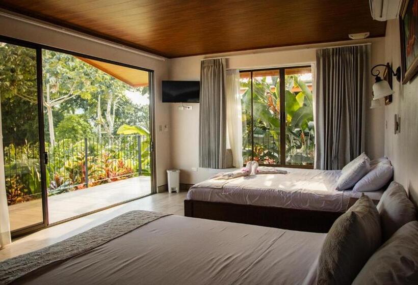 بنجلو بريميوم, Miradas Arenal Hotel & Hotsprings