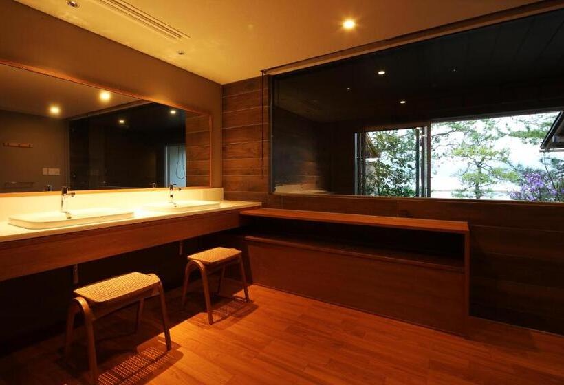 Четырехместный Номер Стандарт Вид на Море, Monjusou Shourotei