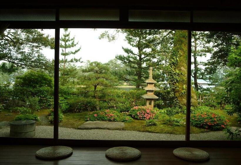 Четырехместный Номер Стандарт, Monjusou Shourotei