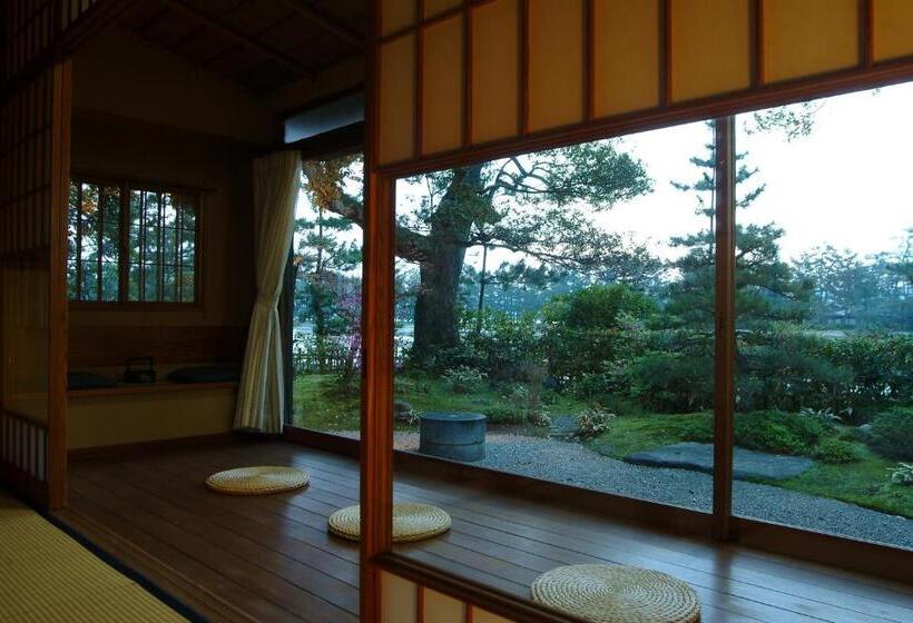 Четырехместный Номер Стандарт, Monjusou Shourotei