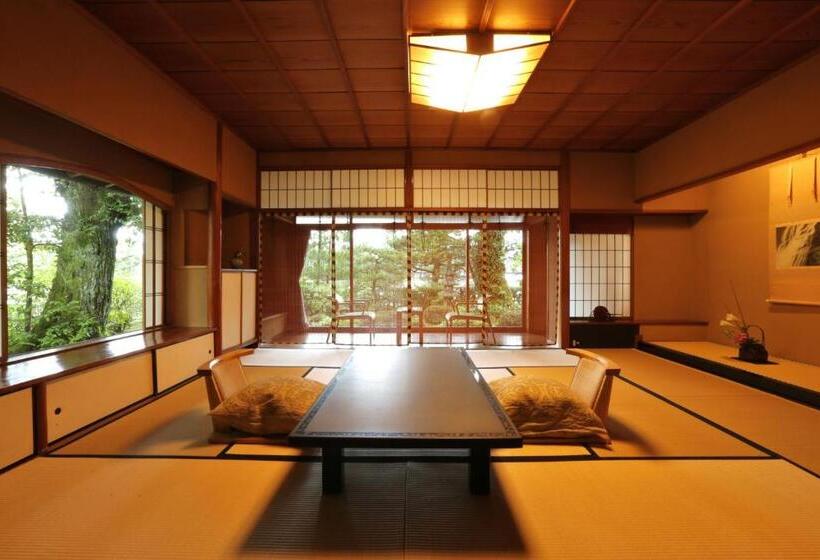 Четырехместный Номер Стандарт, Monjusou Shourotei