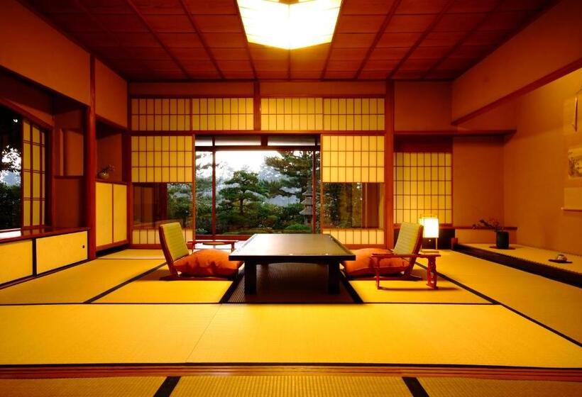 Четырехместный Номер Стандарт, Monjusou Shourotei