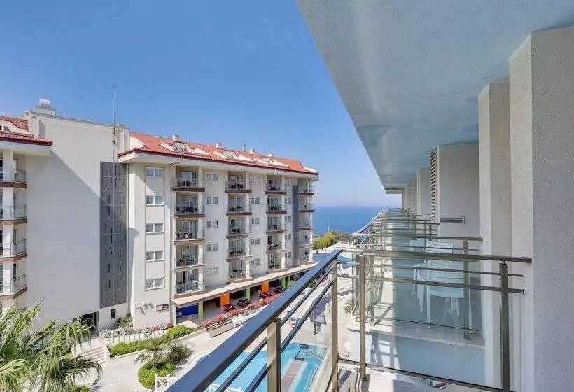 اتاق استاندارد برای معلولان, Ramada Hotel & Suites by Wyndham Kusadasi