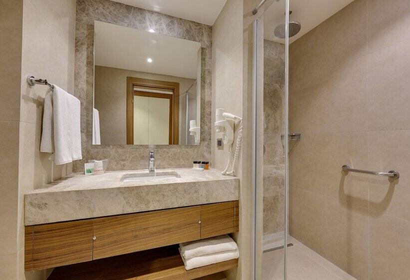 Номер Стандарт Адаптированный для Инвалидов, Ramada Hotel & Suites by Wyndham Kusadasi