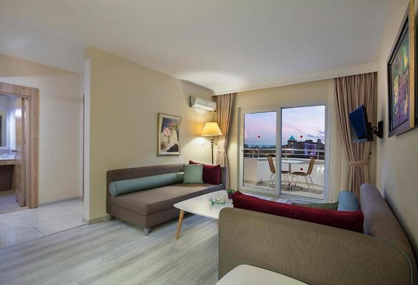 חדר משפחתי, Royal Garden Beach Hotel   All Inclusive