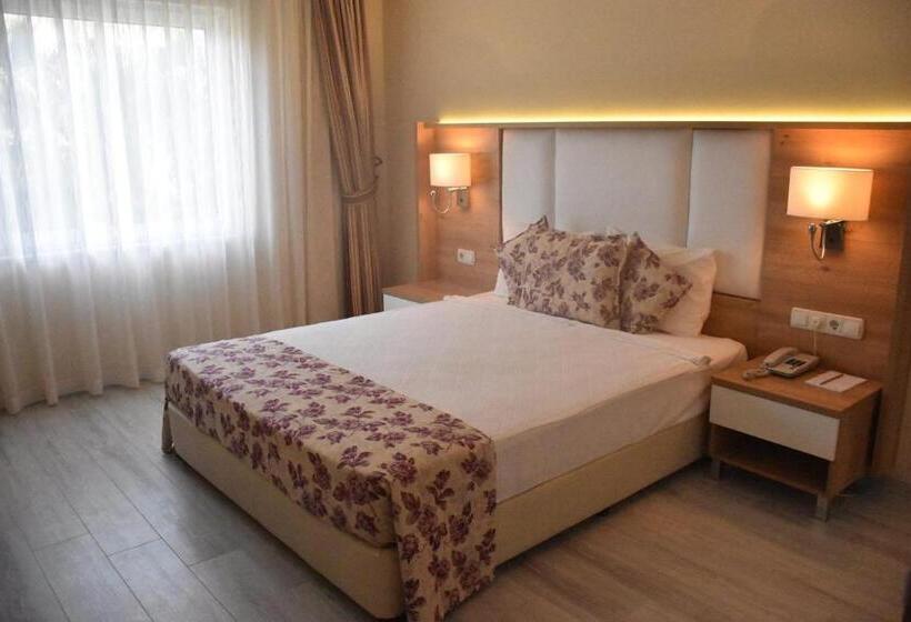 Семейный Номер, Royal Garden Beach Hotel   All Inclusive