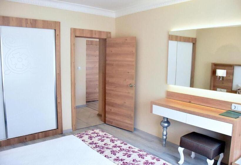 חדר משפחתי, Royal Garden Beach Hotel   All Inclusive