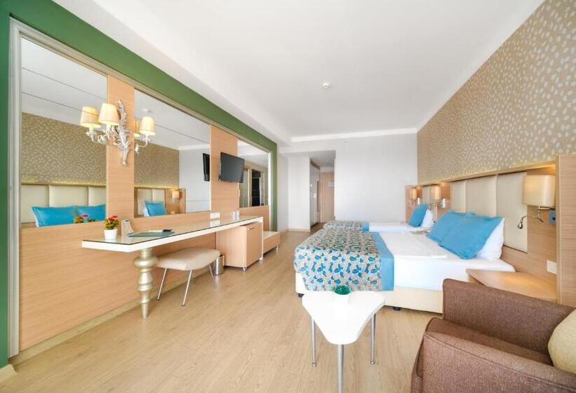חדר סופריור, Royal Garden Beach Hotel   All Inclusive