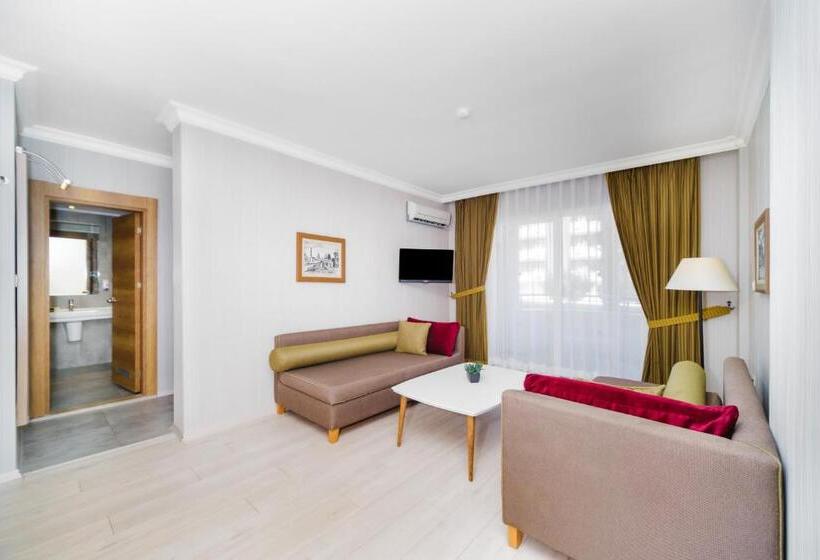 חדר משפחתי, Royal Garden Beach Hotel   All Inclusive