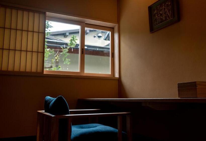 Люкс с Террасой, Monjusou Shourotei