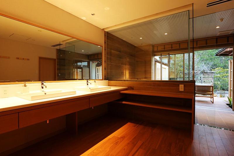 Люкс с Террасой, Monjusou Shourotei