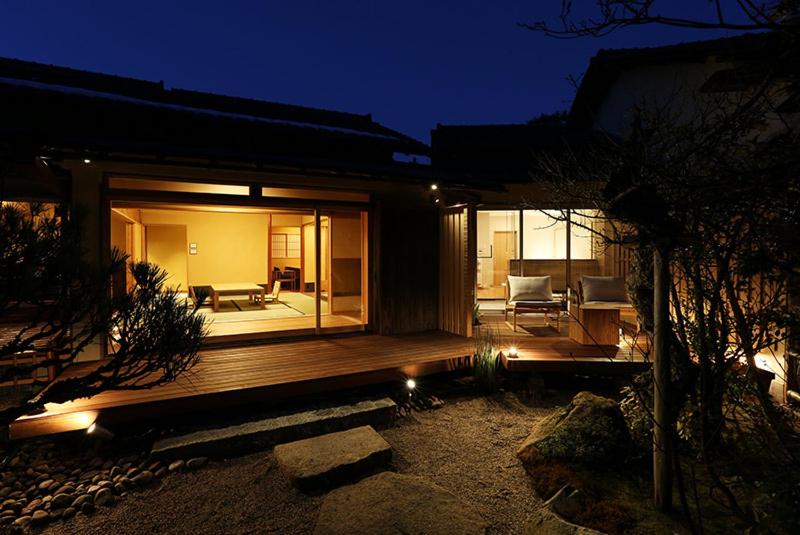 Люкс с Террасой, Monjusou Shourotei