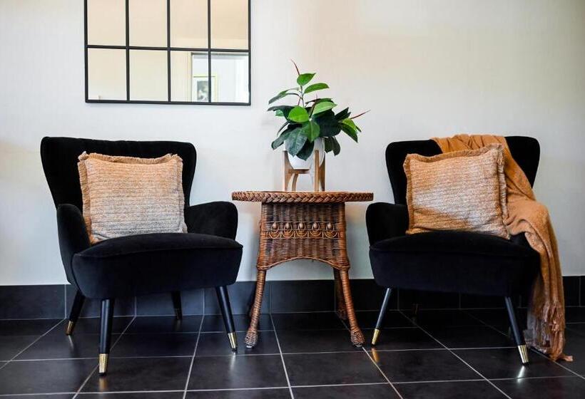 סוויטה, Deck Quarters   Mansfield, Vic