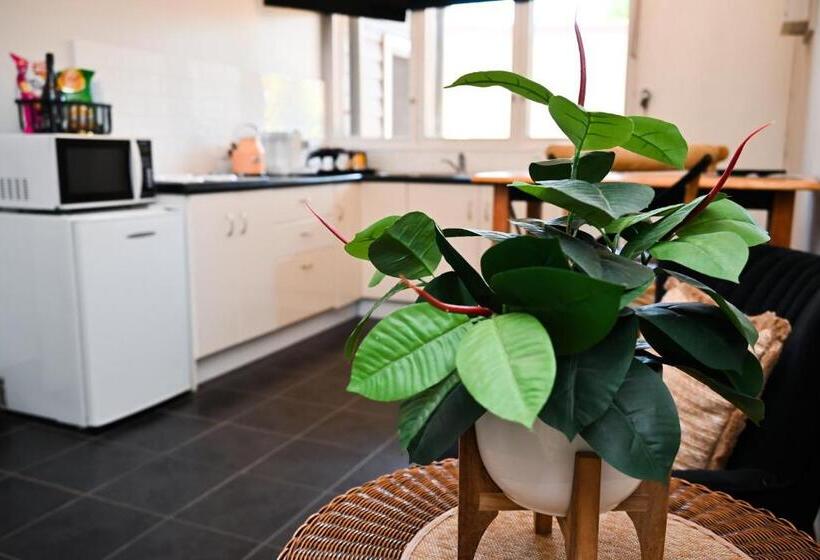 סוויטה, Deck Quarters   Mansfield, Vic